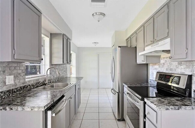 Building Photo - 5669 Moat Ct