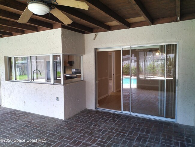 Building Photo - 530 Rio Ln