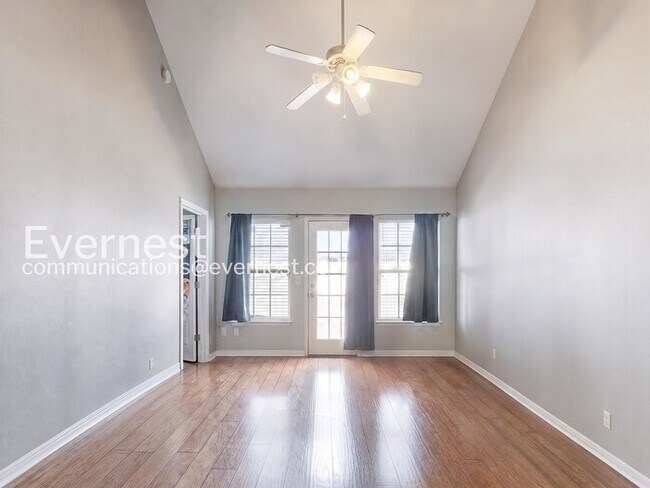 Building Photo - 3-Bed/3-Bath Townhome/Available Soon!