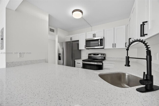 Building Photo - 800 SW 104th Ct