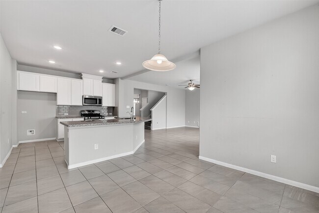 Building Photo - 2903 Painted Sunrise Trail