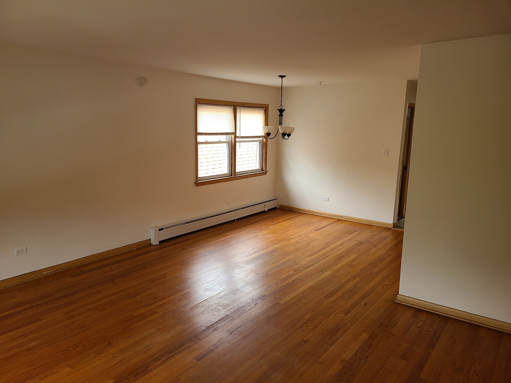 Building Photo - 5452 W Addison St