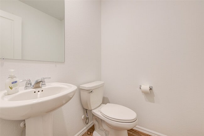 Building Photo - 1496 Twilight Grn Dr