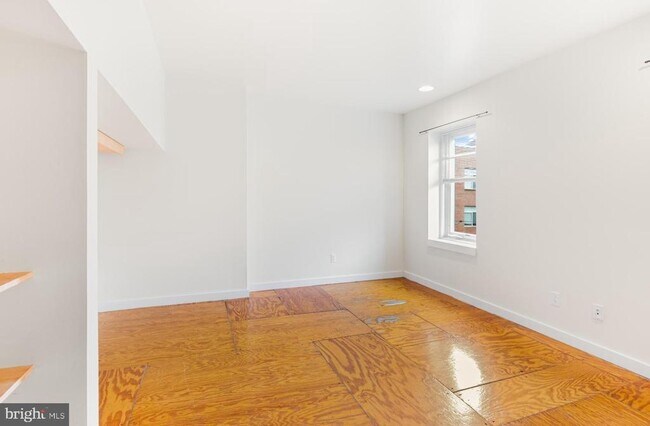 Building Photo - 1301 N 6th St