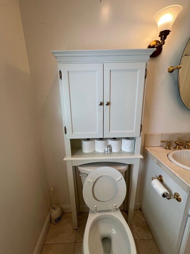 Building Photo - Beautiful Home in Burlingame!!