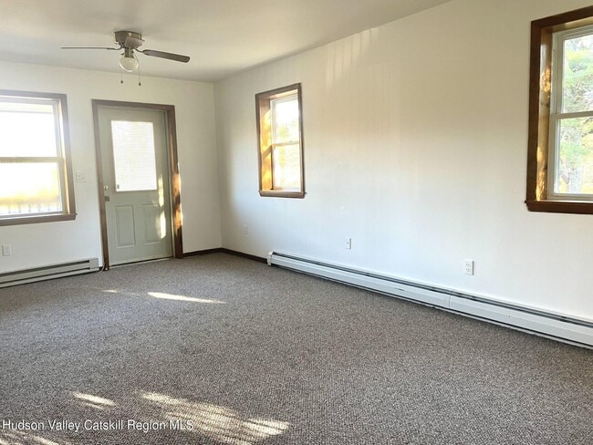 Building Photo - 866 Mountain Ave