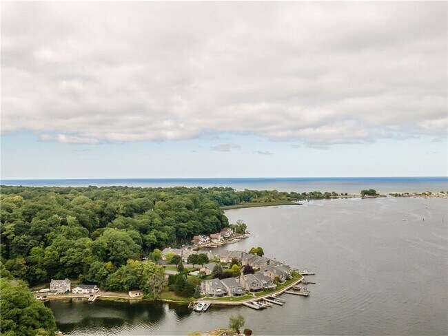 Primary Photo - 31 Schnackel Dr