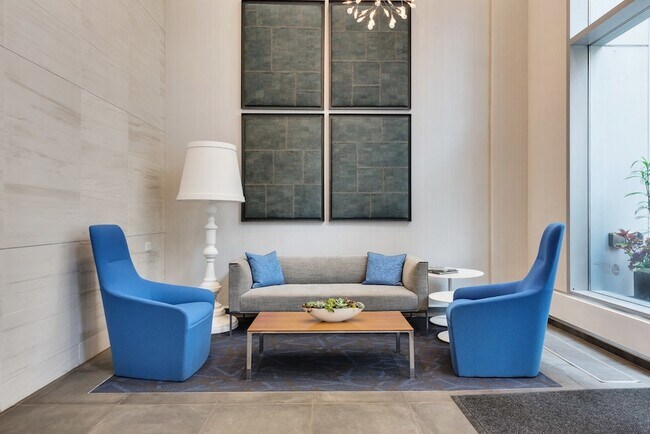 Building Photo - 8 E Randolph St