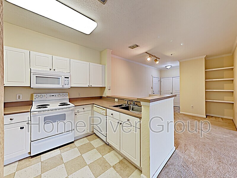 Building Photo - 9304 Crescent Loop Cir