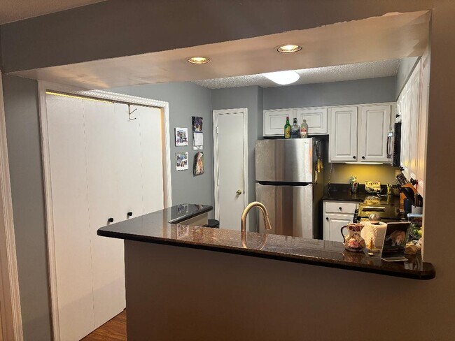Building Photo - 1041 Wirewood Dr