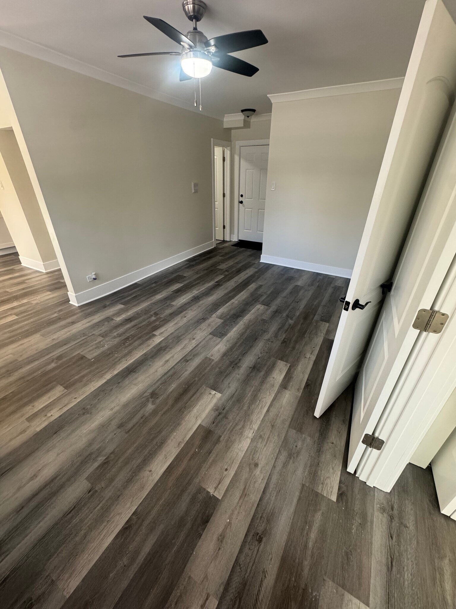 Building Photo - 3837 N Greenview Ave