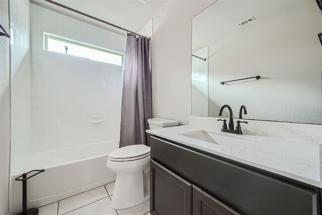 Building Photo - 13831 Geelong Dr