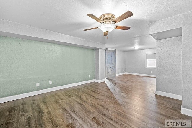 Building Photo - Single Family Home For Rent