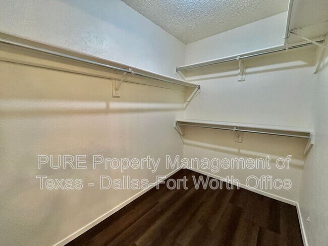 Building Photo - 2626 Bennington Ct