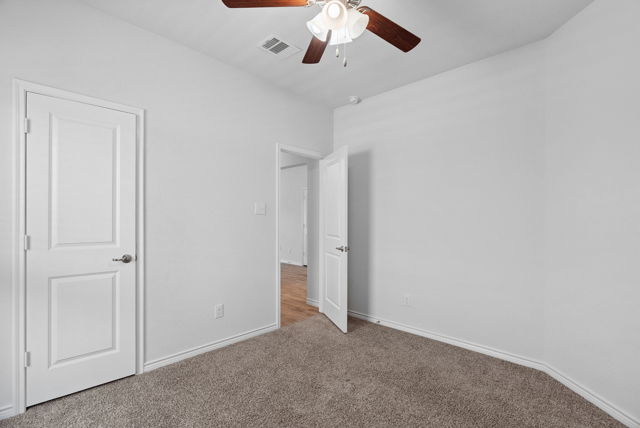 Building Photo - 3057 Maverick Dr