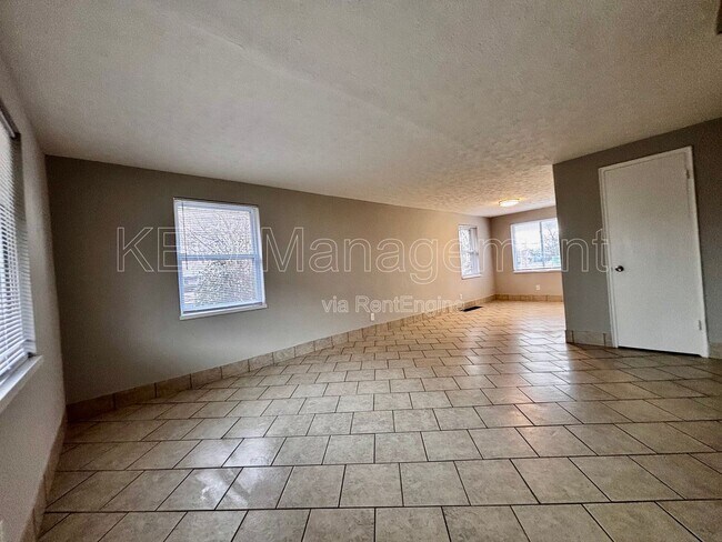 Building Photo - 1059 Wilmington Ave