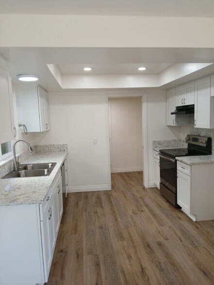 Building Photo - 809 Amigos Way