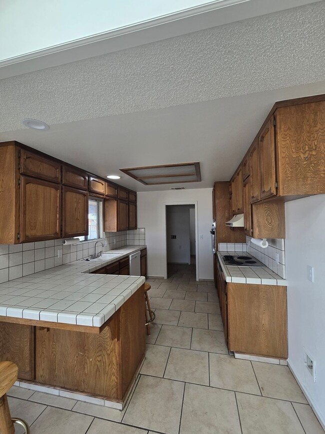Building Photo - 3 BR 2 BA country home available now
