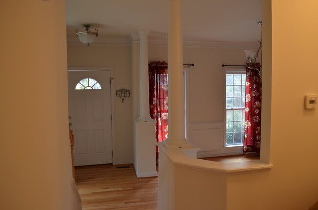 Building Photo - 4000 Oakleaf Rd