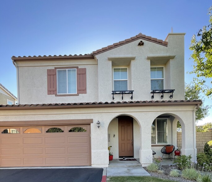 Corner lot in gated community - 26019 Brinton Plz