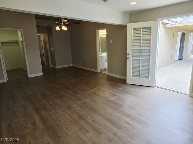 Building Photo - 925 Chaps Cir
