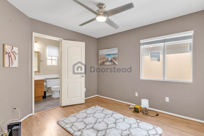 Building Photo - 6042 E Birdcage Ct