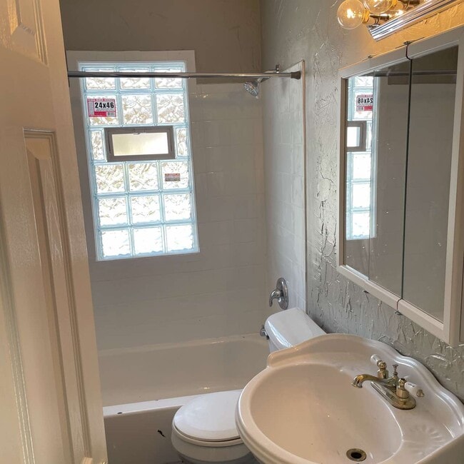 Building Photo - 4532 N 45th St