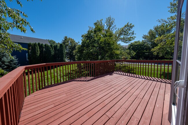 Building Photo - 12101 Waconia Cir NE