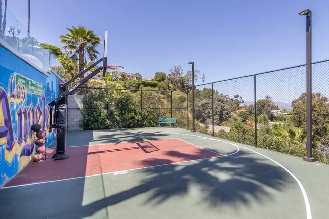 Building Photo - 3630 Gleneagles Dr