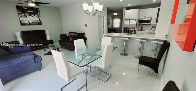 Building Photo - 355 NE 37th Terrace