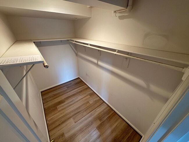 Building Photo - Bright and Cozy 1 Bed 1 Bath Condo In Beautiful Cleveland Park