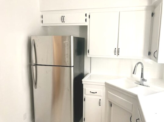 Building Photo - 916 N Sweetzer Ave