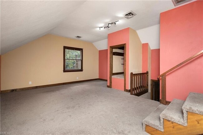 Building Photo - 4125 Duke of Gloucester Dr
