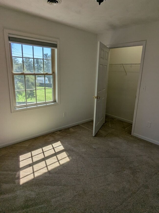 Building Photo - Single Family Home