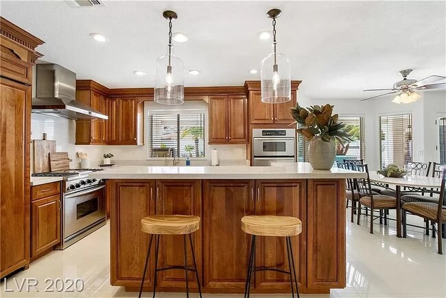 Building Photo - 7777 Willow Cove Cir