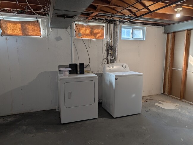 Building Photo - 3670 Tremont Dr