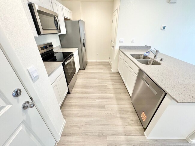 Building Photo - *NEW BUILD* BEAUTIFUL 2-STORY 3 BEDROOM, 2...