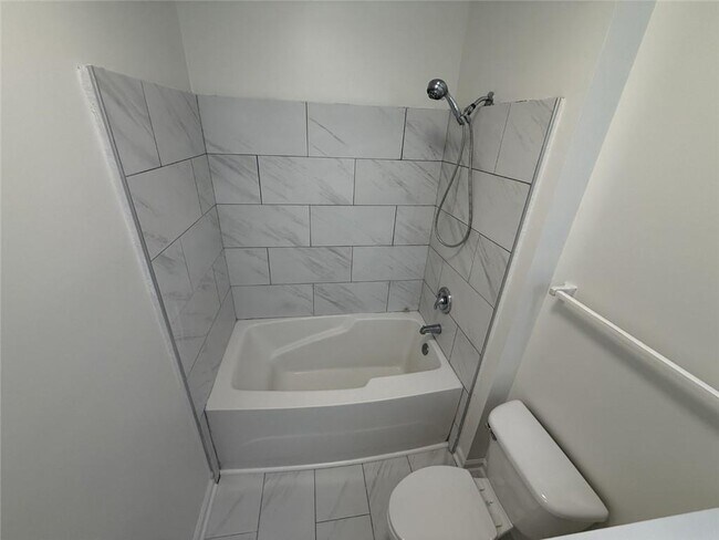 Building Photo - 411 Spring Heights Ln