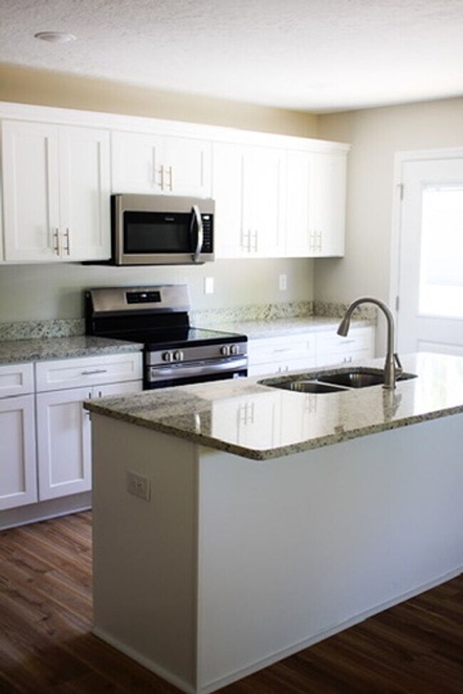 Building Photo - 213 Bundrum Dr NW