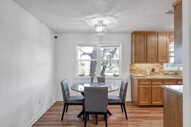 Building Photo - 1232 Co Rd 1805