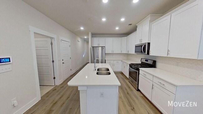 Building Photo - 132 Bromes Wy