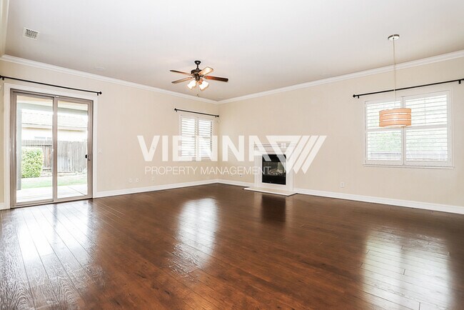 Building Photo - 1805 La Guardia Cir