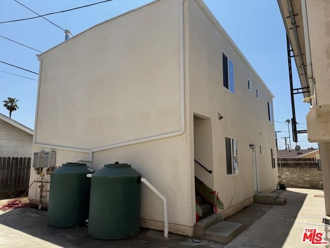 Building Photo - 6642 Irvine Ave