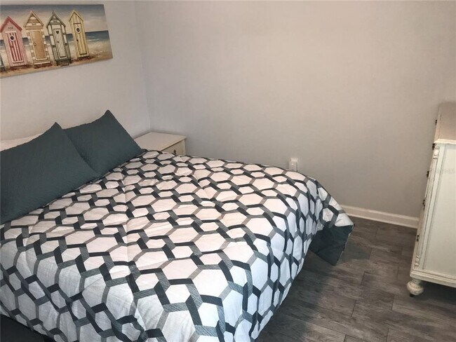 Building Photo - 305 57th St