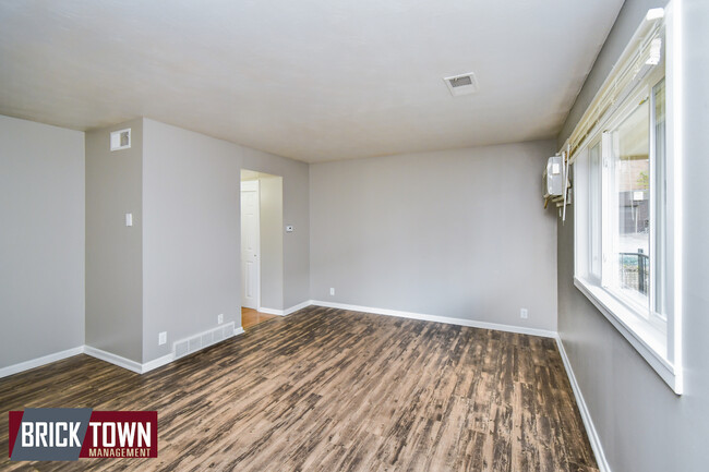 Building Photo - 116-128 N 37th St