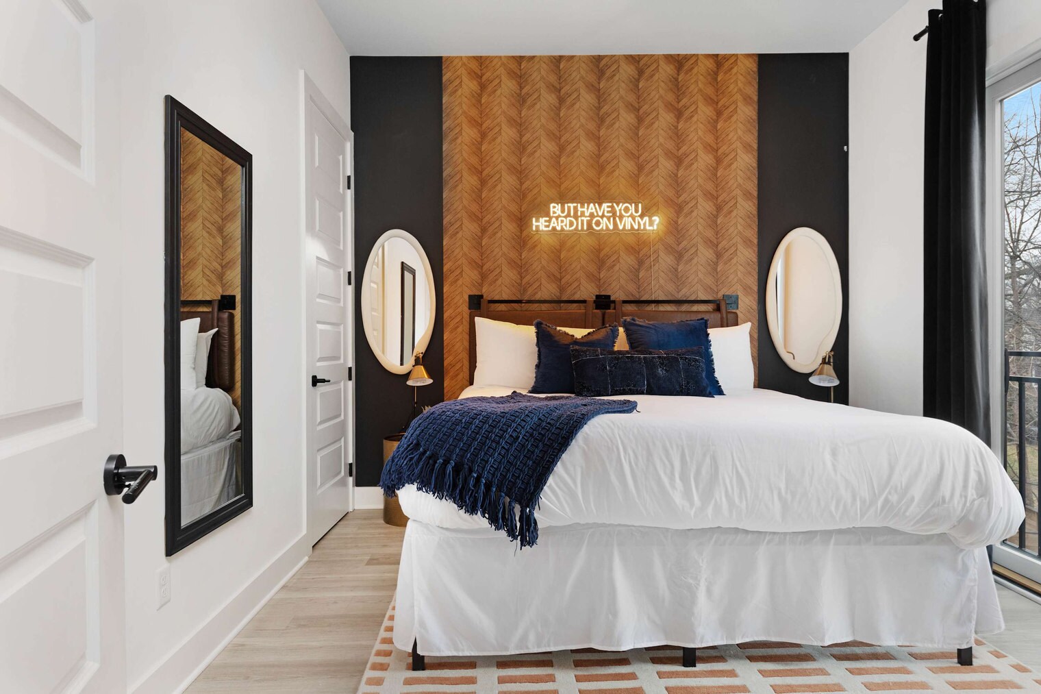 Building Photo - 913 Ramsey St