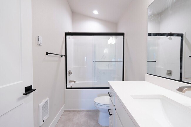 Building Photo - New Build 3 Bed, 1.5 Bath Rental Home in Centennial neighborhood!