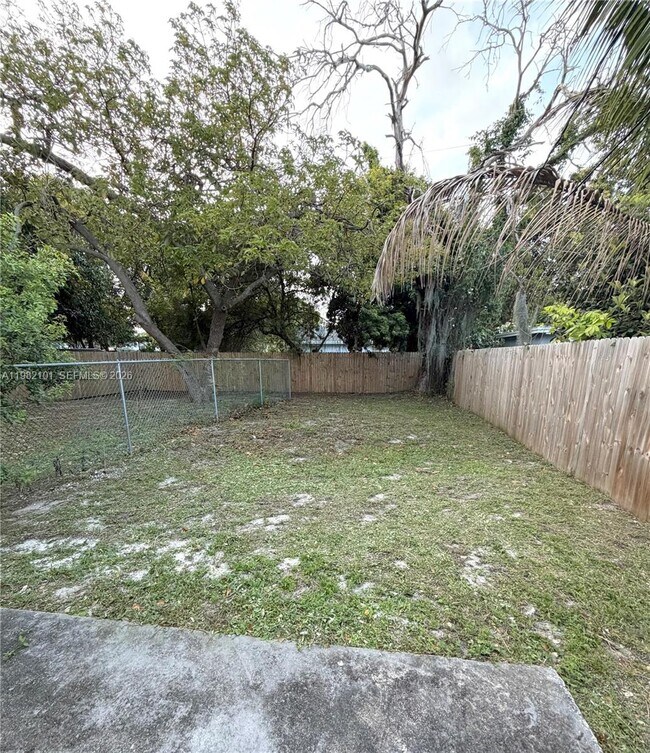 Building Photo - 775 NW 96th St