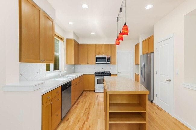 Building Photo - 516 Lingering Pine Dr NW