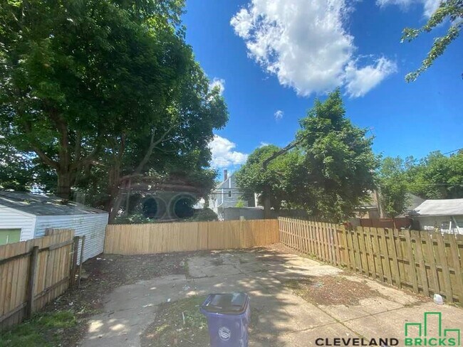 Building Photo - 2054 W 91st St